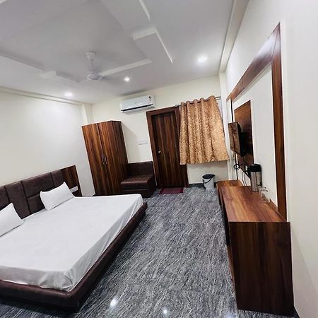 Hotel Anand Удджайн Экстерьер фото
